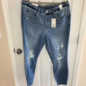 Judy Blue 20W Medium Blue mid rise skinny fit distressed jeans NWT